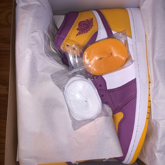 Nike Air Jordan 1 Retro High OG 555088 706 Brotherhood Gold/Bordeaux Sz 9.5 NIB - Picture 6 of 13